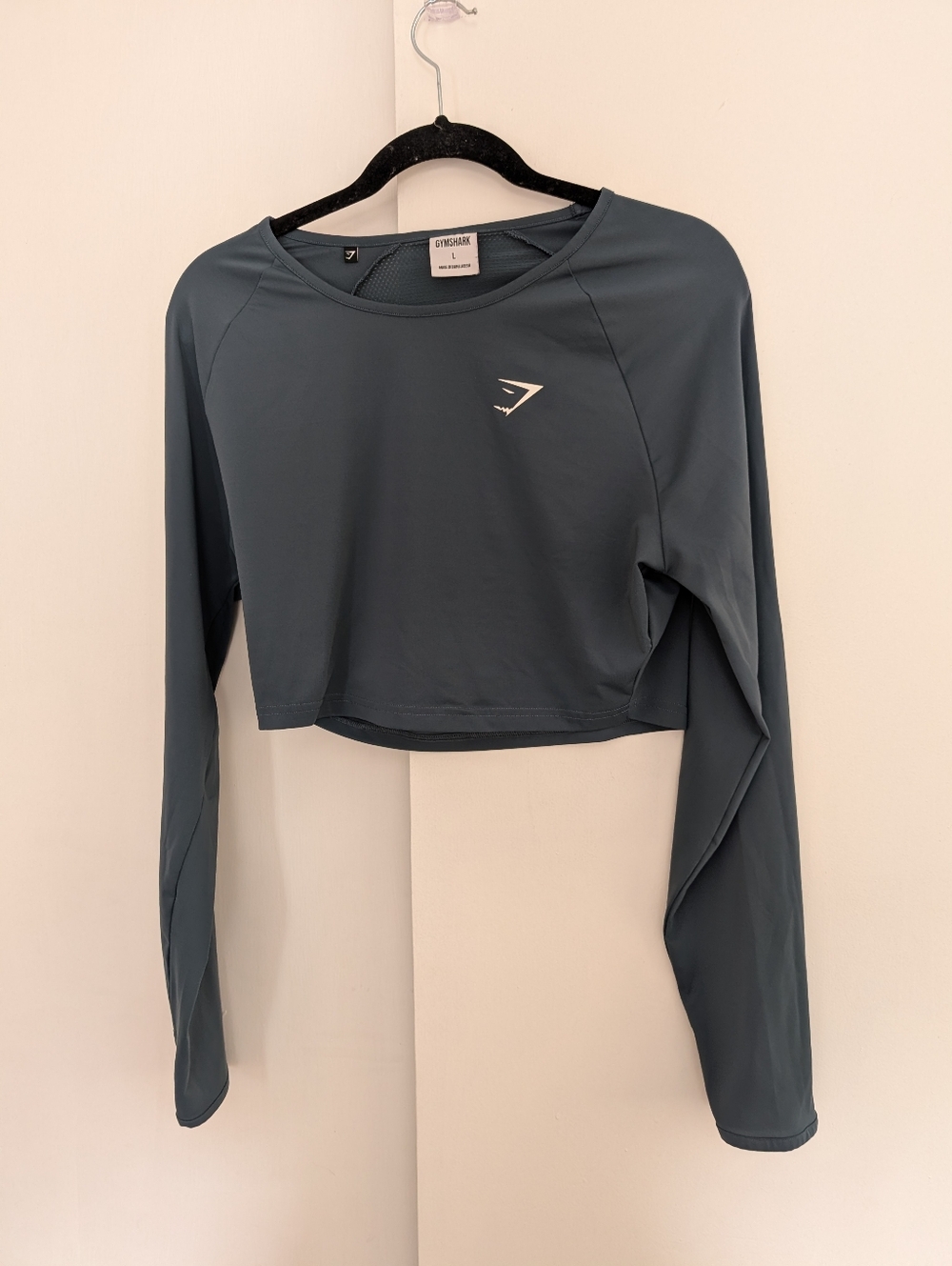 Gymshark Women's Gray Long Sleeve Cropped Performance Top Size Large With Mesh